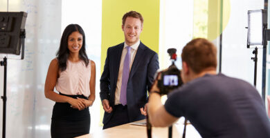 Como crear videos de entrevistas con empleados guia completa para empresas